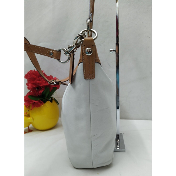 Coach Ashley White Leather Zipper Closure Hobo Crossbody Bag - Picture 3 of 14